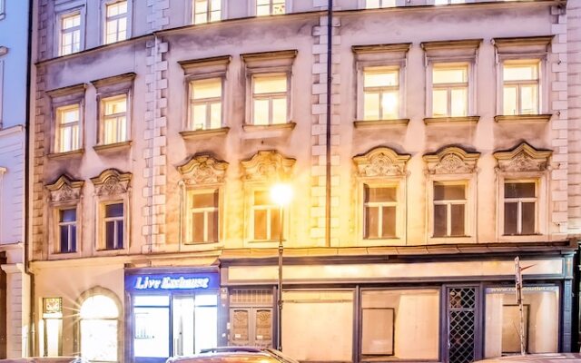 Ahoy! Hostel вид на фасад