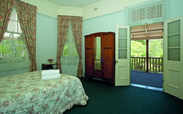 Abernethy House