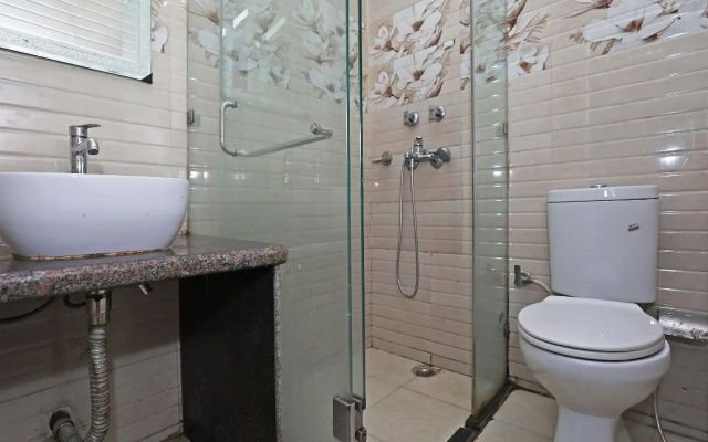 OYO 4882 Hotel Golden Park