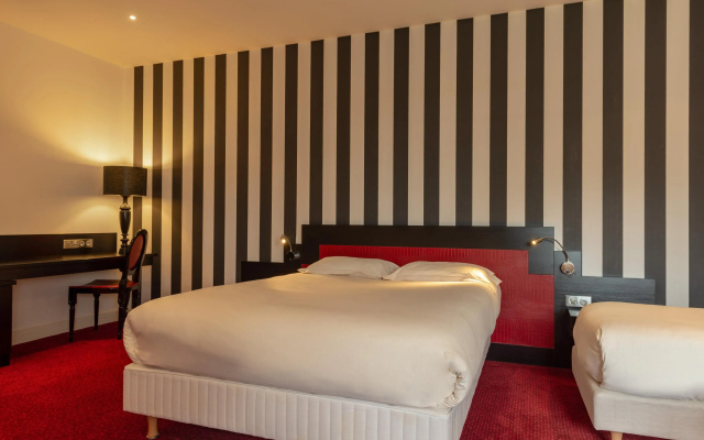 The Originals Boutique, La Maison Rouge