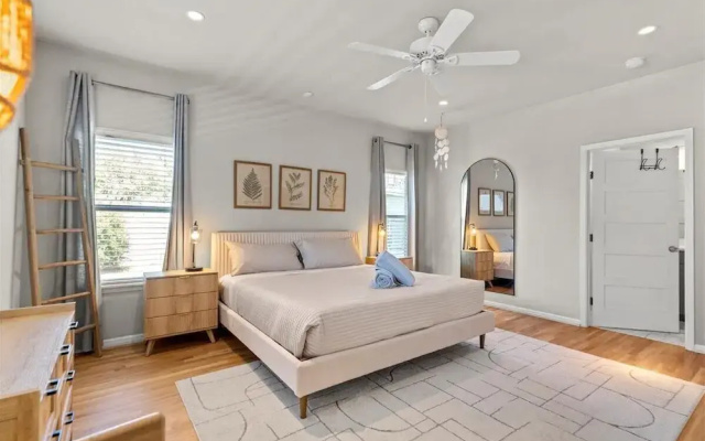 Spacious 3BR w Parking Pet Friendly