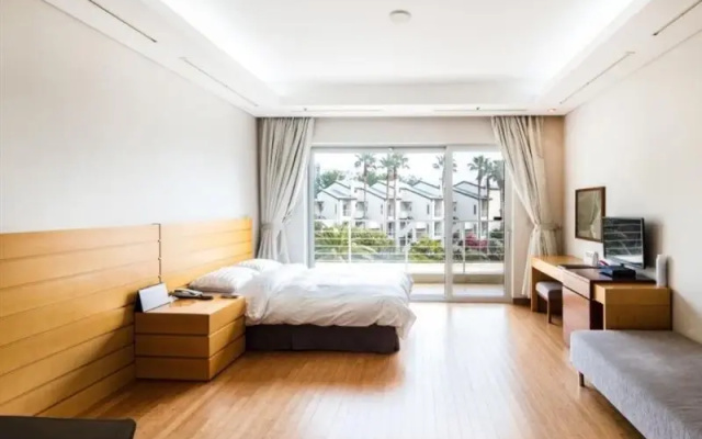 Shineville Luxury Resort