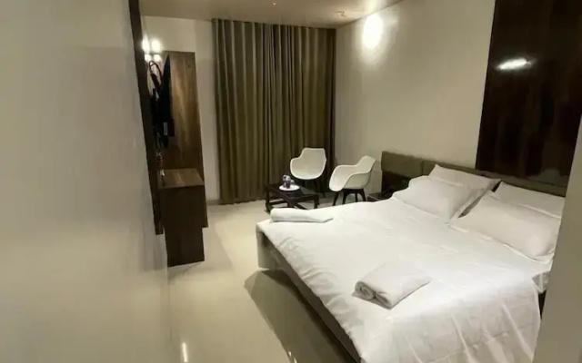 Model Grand Inn