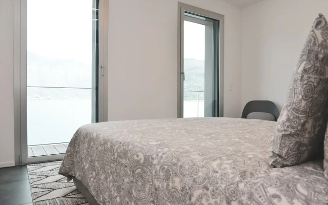 Front Lake Vacation Rental Melì in Melide