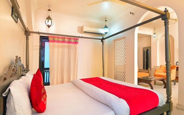 Jyoti Mahal A Royal Heritage Hotel - 5 Mins from New Delhi Railway station & 2Mins From Metro