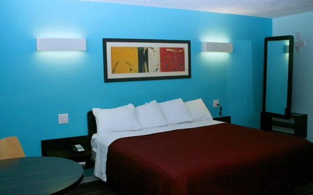 Relax Inn Motel