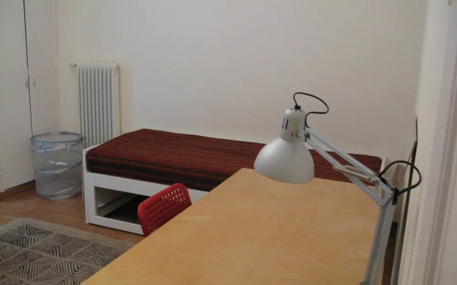 Quiet Apartment Ideal for 2 Near Center