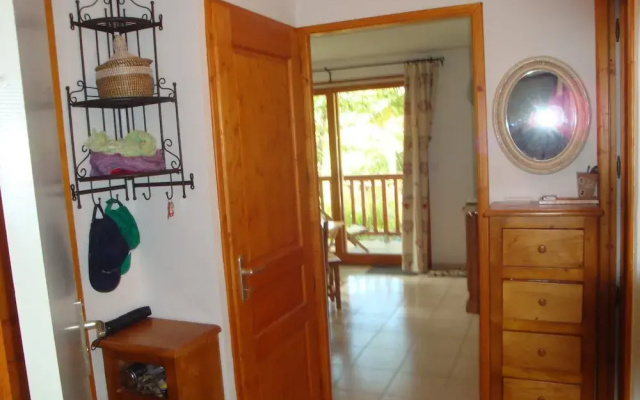 2 Rooms 4 People 3 North West Facing