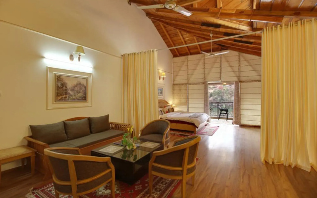 Neelesh Inn - Luxury Lake View Hotel With Swimming Pool On Bhimtal Lake