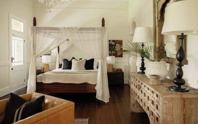 Hinterland House
