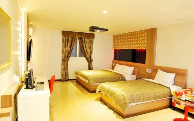 Aria Hotel