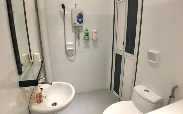 iBook8 Superior 1 Bedroom Gurney Suites  by iBook Homestay