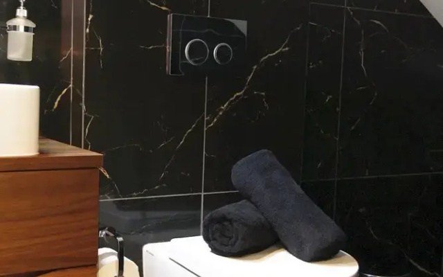 3B Princes Square Luxurious Wonderful Double Bed Apartment