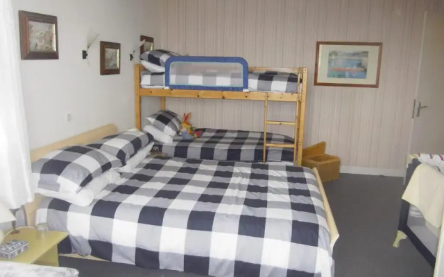 Lenard Charles Bed & Breakfast