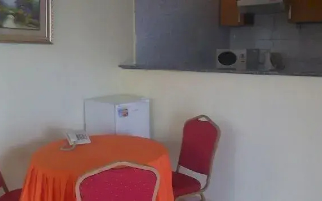 Scola Hotel and Apartment
