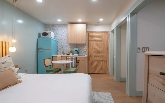 Boardwalk Hotel: Bikes, Boards & Beach Gear Included