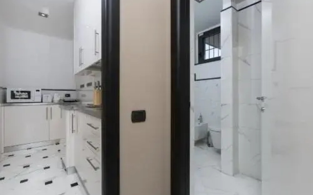 Suzzani Halldis Apartment