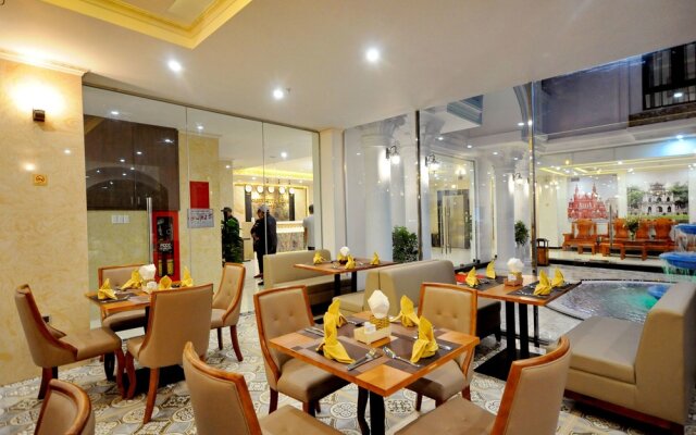 Crown Nguyen Hoang Hotel 0