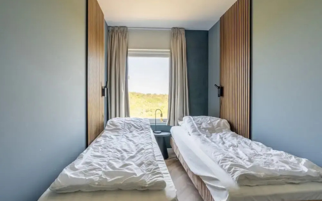 4-person Apartment With Island View