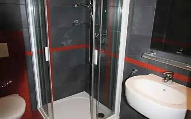 Krystal Hotel