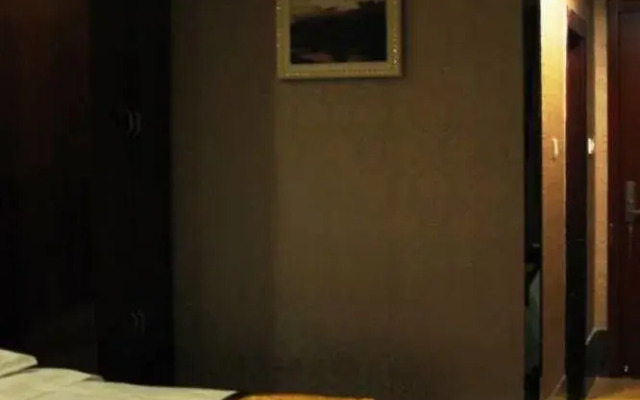 Xinji Holiday Hotel