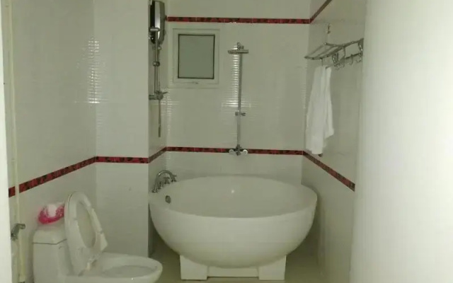 RedDoorz My Friend Hotel