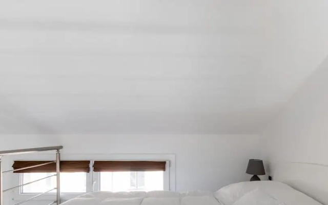 Cozy Mezzanine Apartment by Wonderful Italy