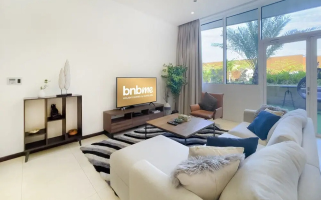 1B-Tiara Aquamarine-G05 by bnbme homes