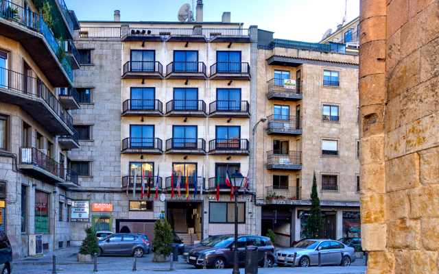 Hotel Silken Rona Dalba вид на фасад