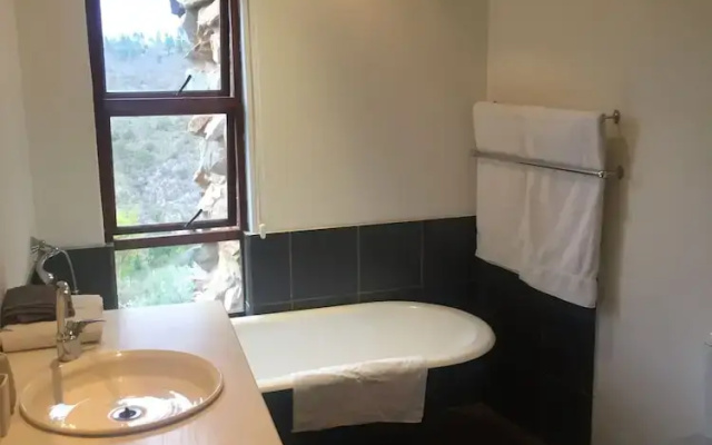 African Crags Eco Lodge