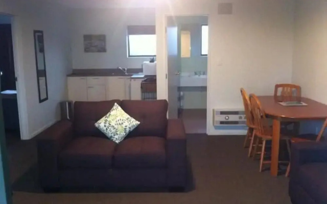 Darfield Motel