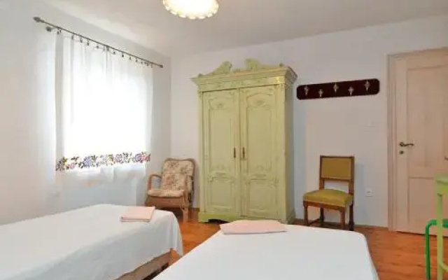House Adriana 1715