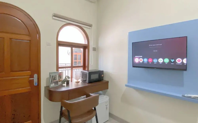Trendy And Comfy Studio (No Kitchen) At Celebrity Mansion