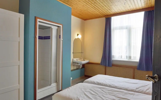 Spacious Holiday Home with Private Garden in Houyet