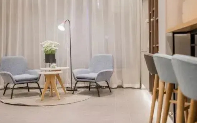 Homeinn · neo (Shanghai Chongming Bayi Road Pedestrian Street)