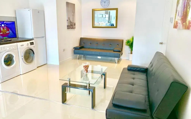 3 Bedrooms, 3 Baths, Spacious Lounge, Full Kitchen, Garden, Ground Floor, Free Parking