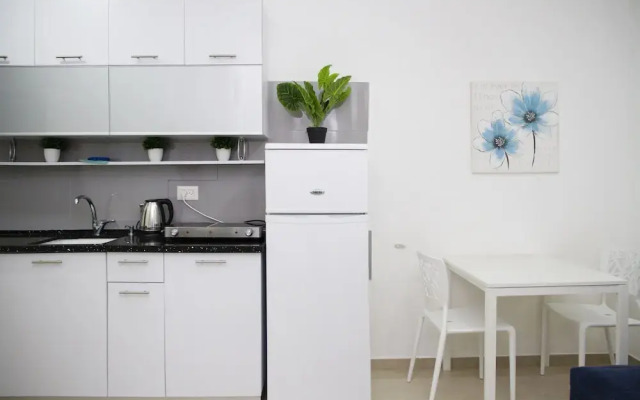 GK Apartments Ben Gurion 105