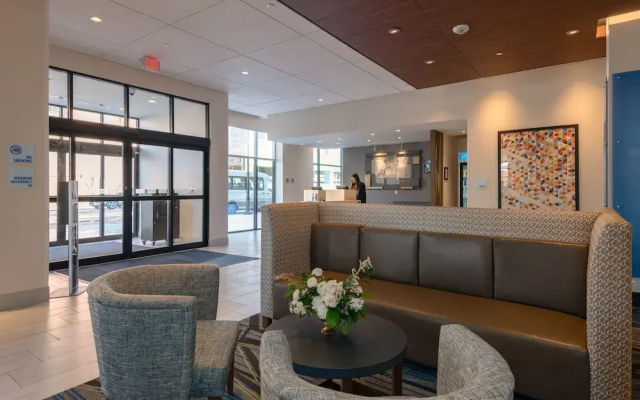 Holiday Inn Express & Suites Tulsa Downtown By Ihg
