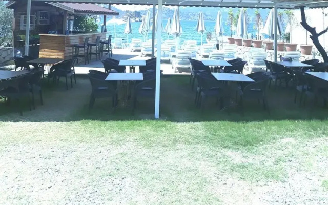 Maskot Beach