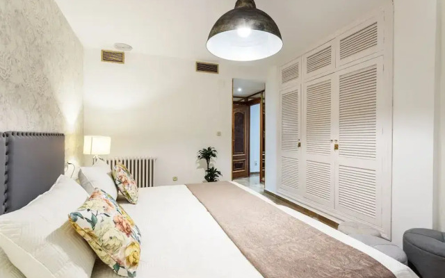 Fabulous 3 Bd Apartment Great Location. Puerta Real