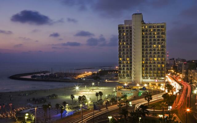 Renaissance Tel Aviv Hotel Тель-Авив вид на фасад
