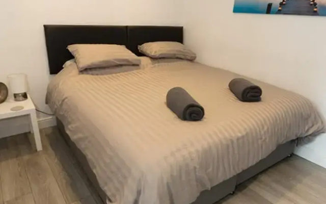 Cosy Double or Twin Studio Near Shearsby, England