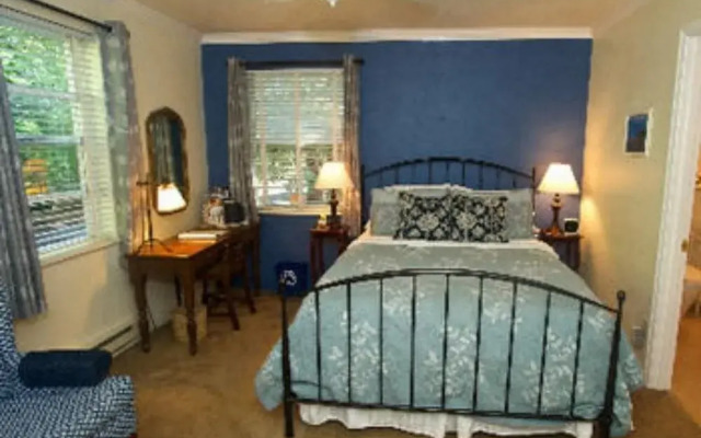 The Oval Door Bed and Breakfast Inn