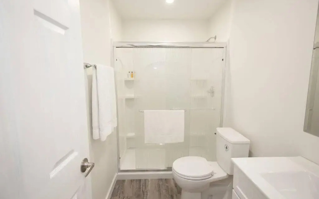 Gorgeous 4 Bedroom Townhouse in South Winnipeg