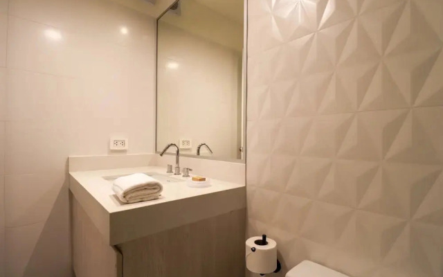 w Group-friendly 3BR w Balcony in Miraflores