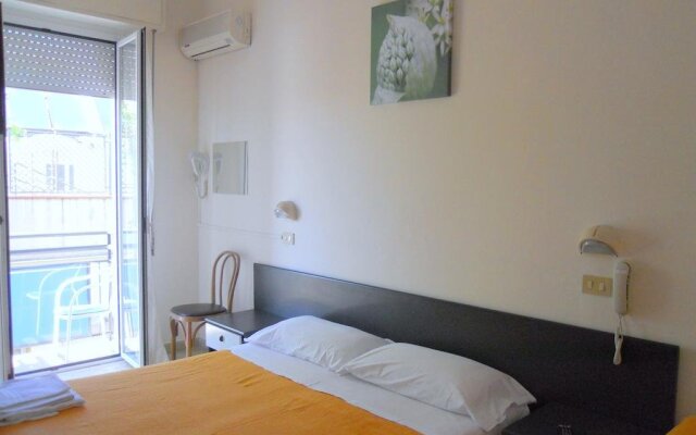 Hotel Brasilia Римини комната для гостей