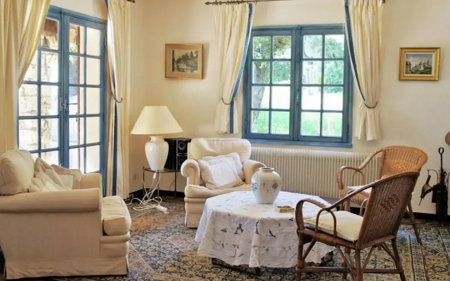Charming Holiday Home in Tourtour, Provence With Garden
