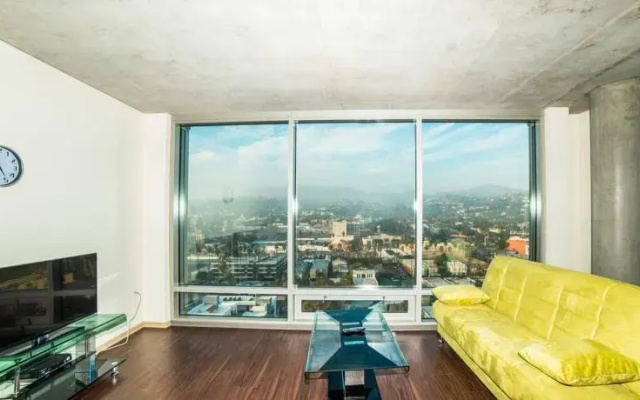 Hollywood Diva Apartment