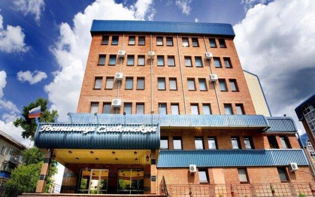 Гостиница Славянка в Кургане отзывы, цены и фото номеров - забронировать гостиницу Славянка онлайн Курган вид на фасад