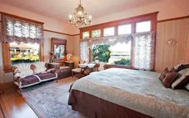 The Darling House